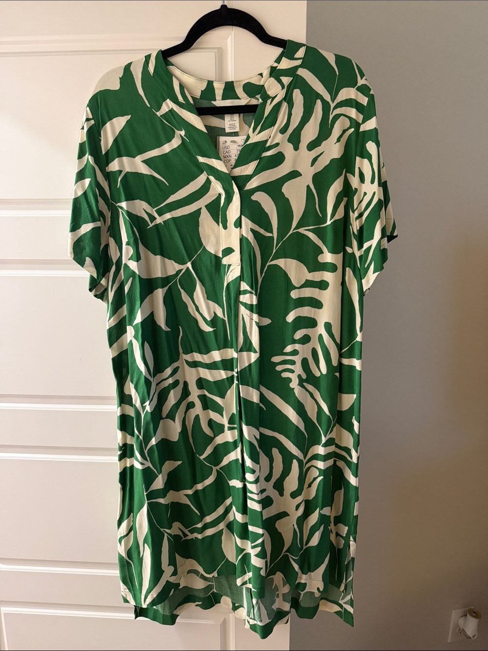 H&M Green and White Abstract Leaf Blouse